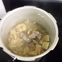 【笋干猪骨干蛤炖清汤】——冬季养生汤的做法图解4