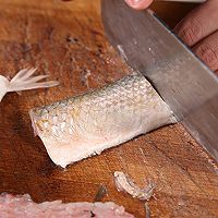 潮州酸菜煮梭鱼——捷赛私房菜的做法图解2