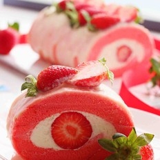 草莓味棉花糖蛋糕卷